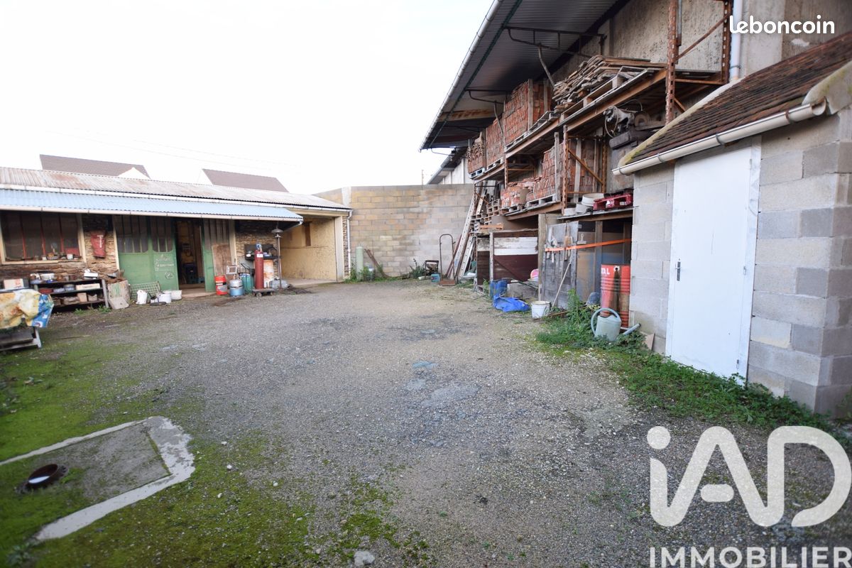 Maison 1 pièce 49 m² · à Crécy-la-Chapelle · 49 m² · 125 000 €