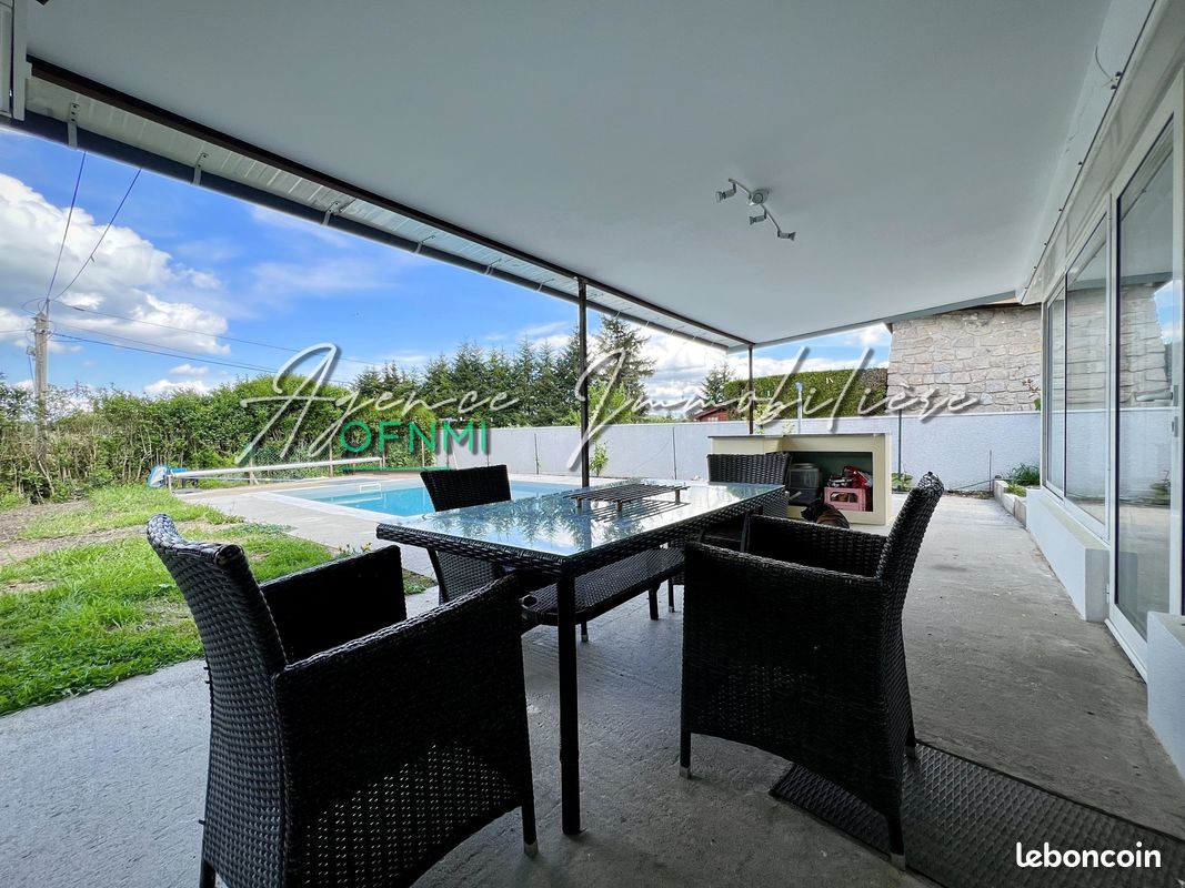 Maison 8 pièces 113 m² · à Chambles · 113 m² · 295 000 €