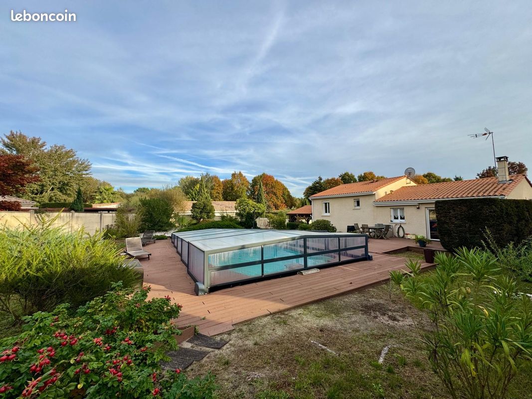 Maison 4 pièces 110 m² · à Saint-Jean-d'Illac · 110 m² · 440 000 €