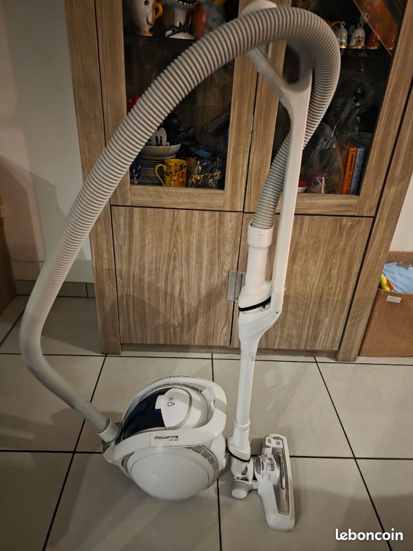 bac à poussière pour aspirateur Rowenta model xo 160 ( occasion bac à poussière pour aspirateur Rowenta model xo 160 ( occasion