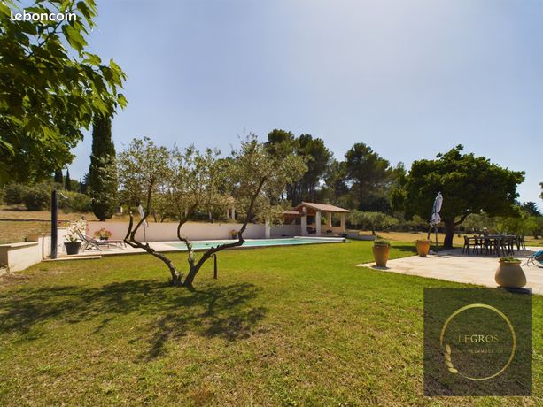 Villa 6 pièces 145 m²
