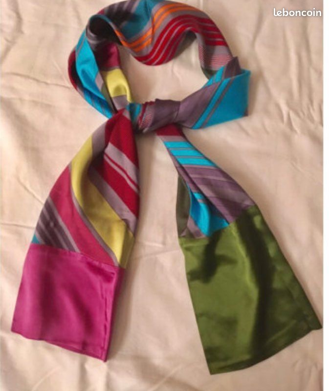 Étole Foulard Devernois. Valeur 135 EUR (image 5)