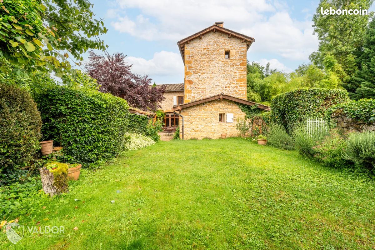 Maison 8 pièces 174 m² · à Chessy · 174 m² · 499 000 €