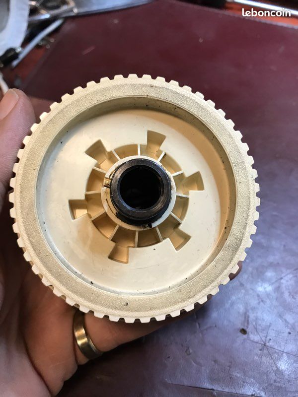 réparer une machine à coudre Singer Starlet 496