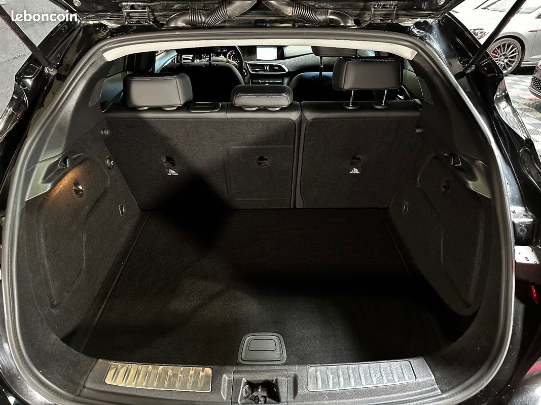 INFINITI Q30 2.2d 170 7DCT Premium Tech - SUPERBE ETAT - SIEGE CHAUFFANT (image 6)