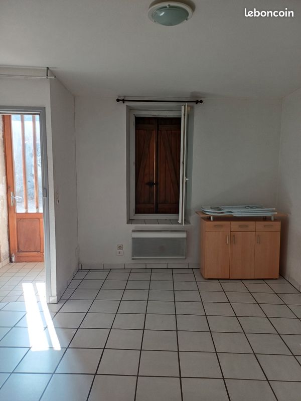 Appartement 1 pièce 17 m² · à Riom · 17 m² · 350 €