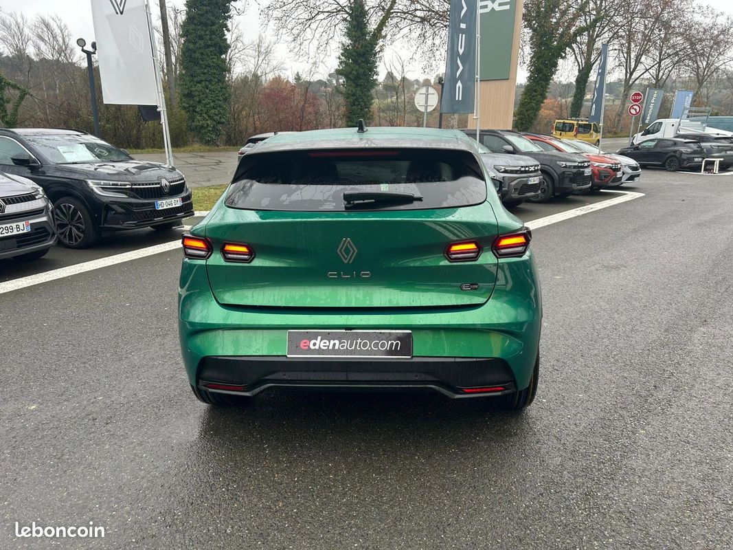 RENAULT Clio E-Tech full hybrid 160 ch Techno (image 4)