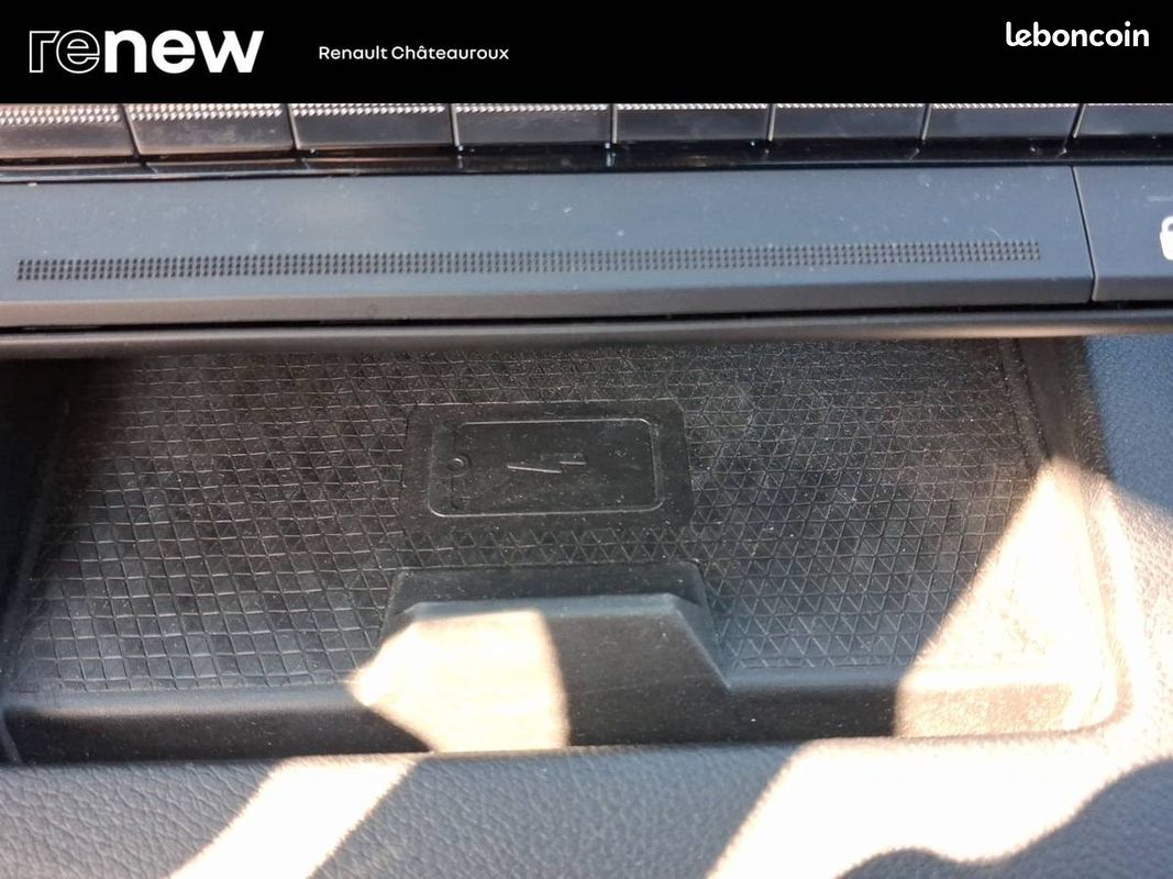RENAULT Megane E-Tech EV60 220 ch super charge Techno (image 16)