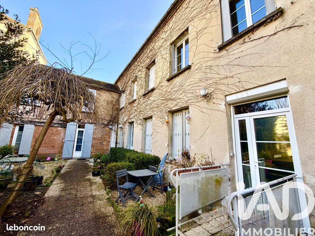 Immeuble 350 m² · à Sens · 350 m² · 450 000 €