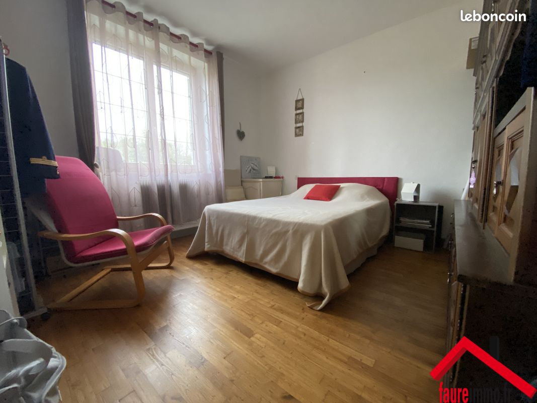 Maison 8 pièces 190 m² - Donzenac 19270 (image principale 5)