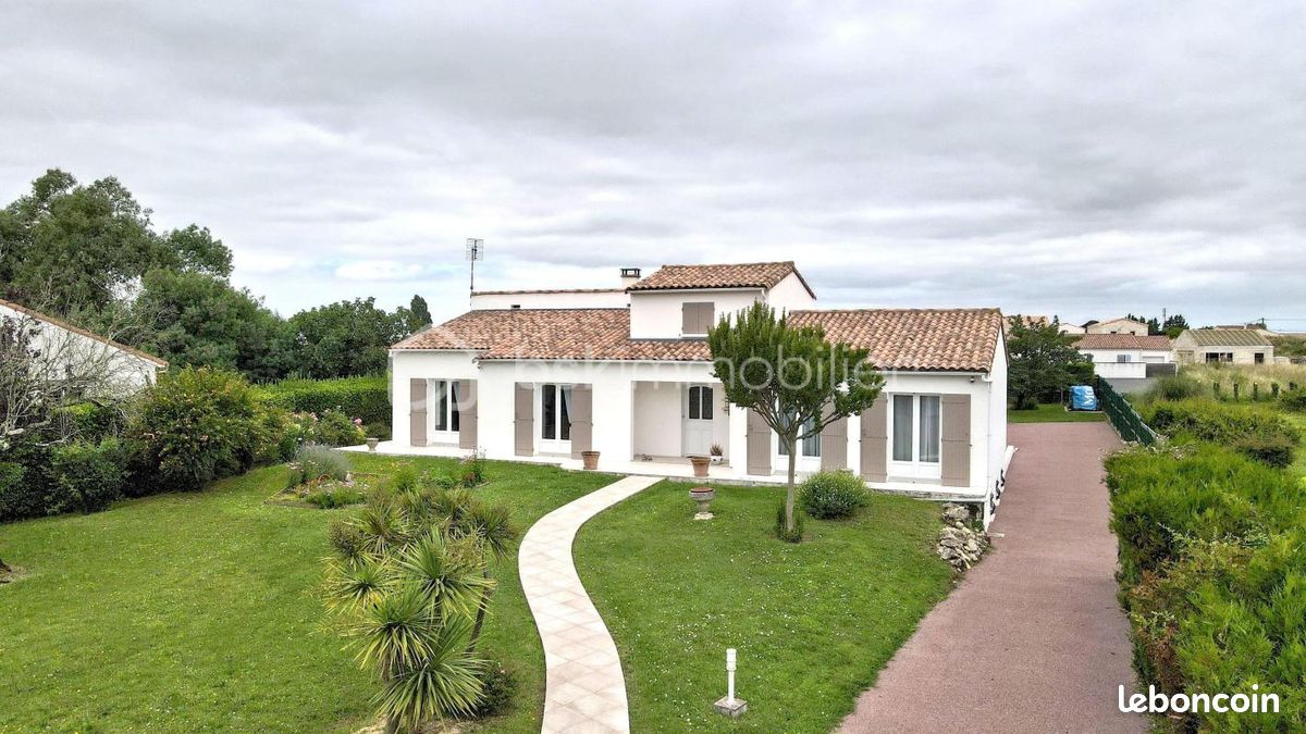 Maison 6 pièces 171 m² · à Saint-Just-Luzac · 171 m² · 435 000 €