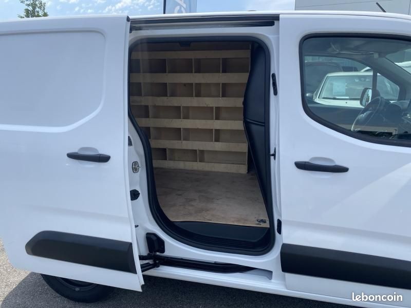 Citroen Berlingo Van M 650kg BlueHDi 100 S&S Driver BVM5 / 11658 HT (image 23)