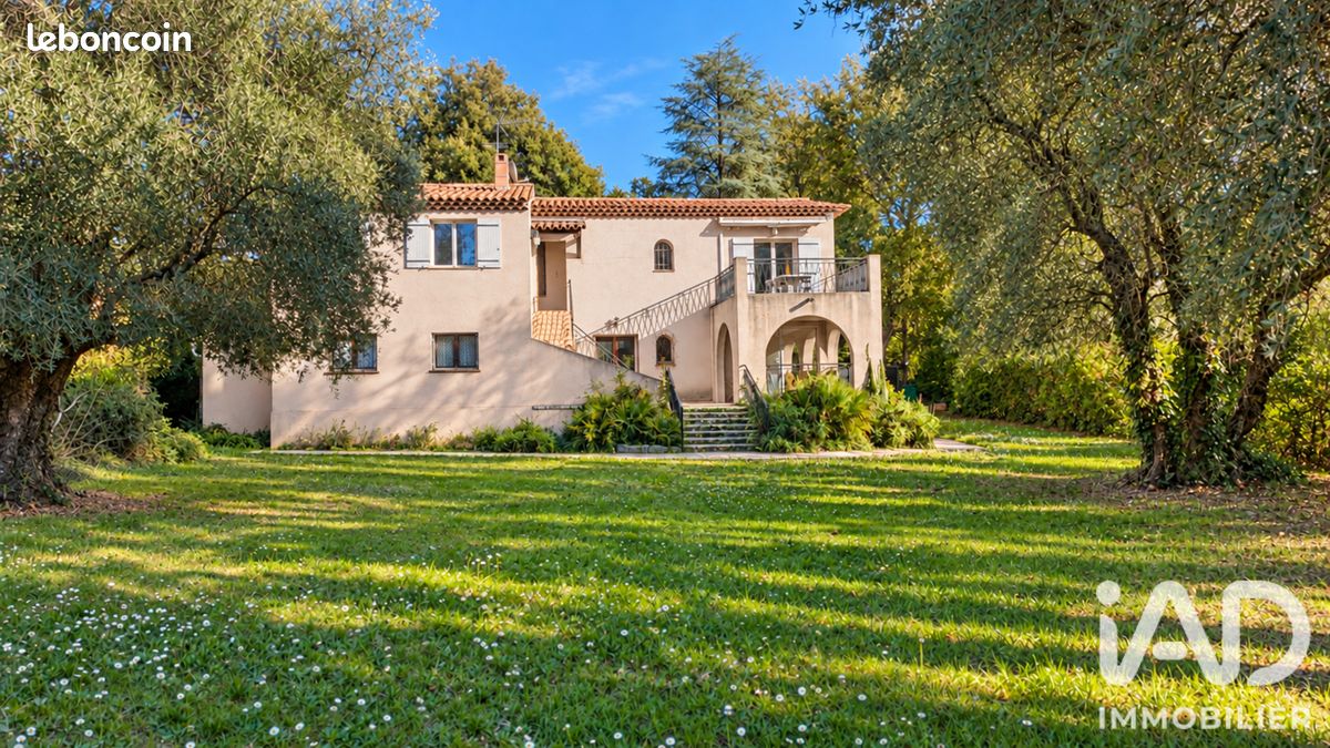 Maison 7 pièces 192 m² · au Rouret · 192 m² · 850 000 €