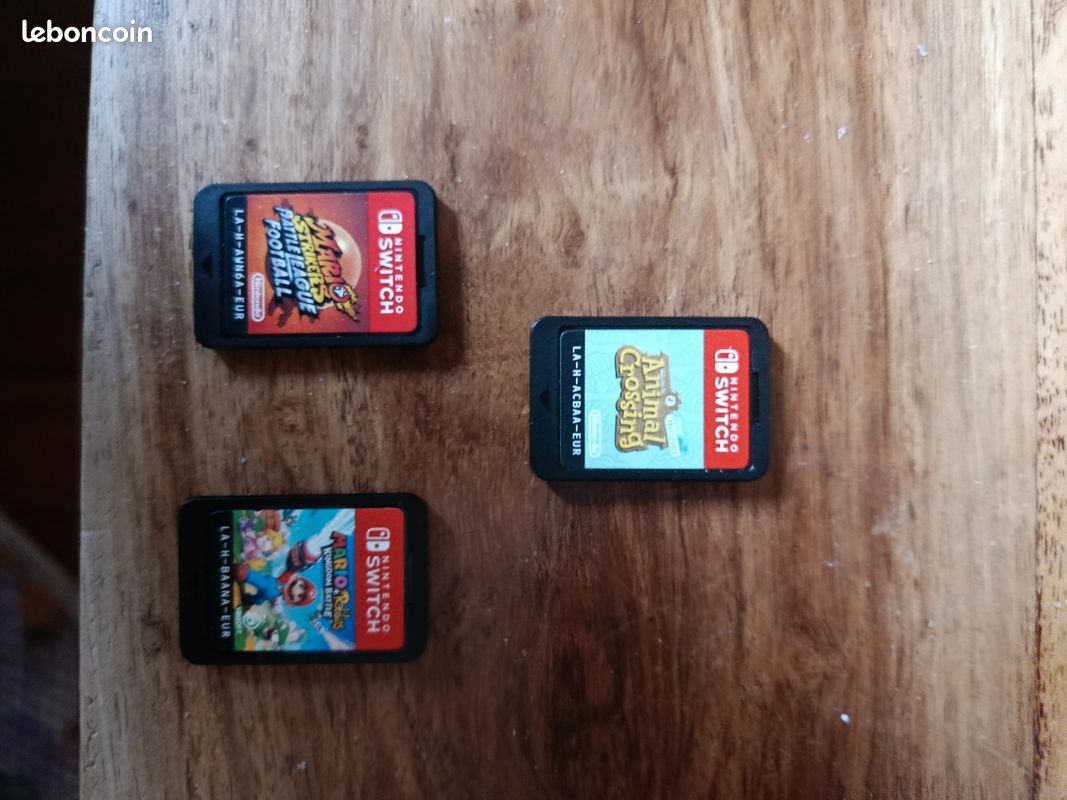 Pack Nintendo Switch + 2 Jeux (Animal Crossing, Mario Strikers...) + Housse & Chargeur (image 6)