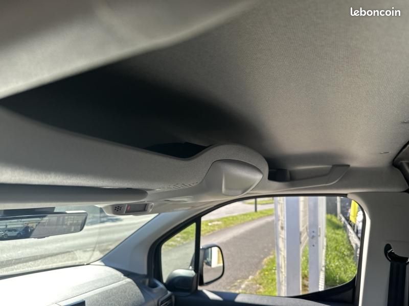 Opel Combo Cargo M Diesel 130ch automatique Pack Premium Connect (image 23)