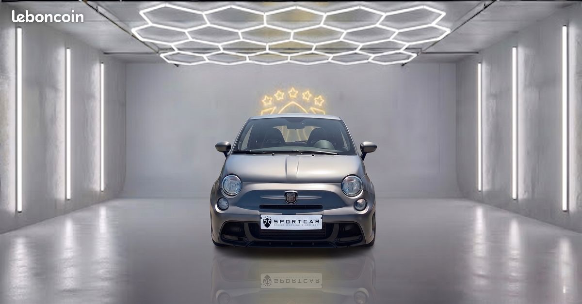 ABARTH 695 1.4I 190CH BIPOSTO / Première main / Couleur Gris Mat Performance / Sièges Baquets Sabelt / échappement AKRAPOVIC / Pack Carbone / Jantes OZ Racing 18 / magnifique exemplaire d'origine (image 3)