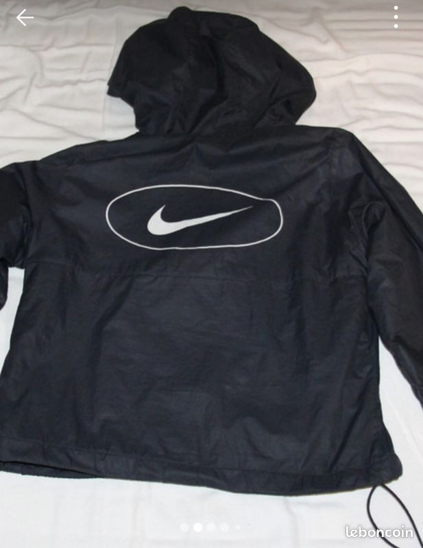 Veste nike doudoune kangourou Vêtements