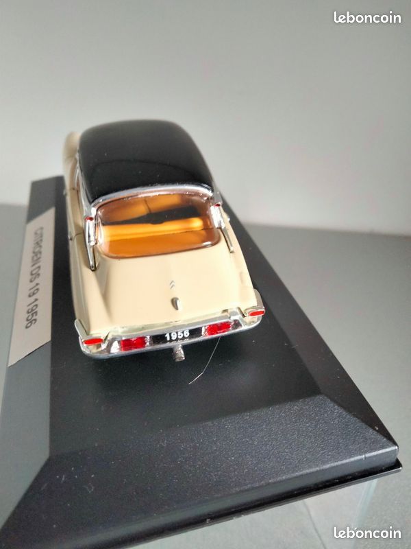 Modèle Réduit Citroën DS 19 1957 Marron Toit Crème échelle 1/43 - Neuf, Pour Collection Ou Décoration