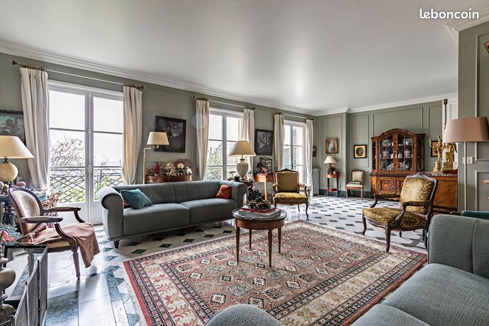Maison 8 pièces 324 m²