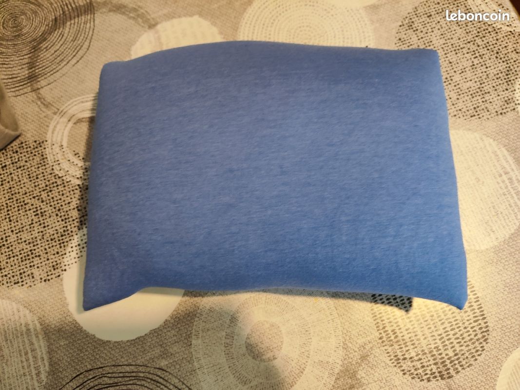 Coussin repose nuque mémoire de forme (image 2)