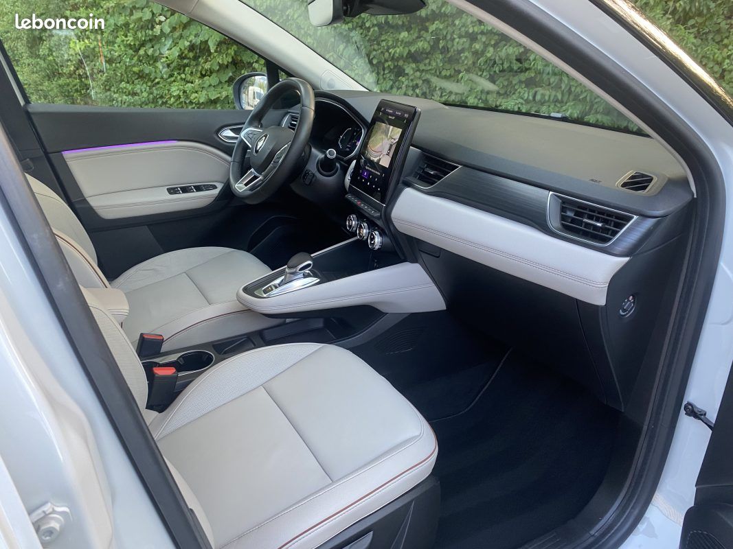 Renault Captur E-Tech 1.6 Hybrid 145ch Initiale Paris - Caméra - Cuir chauffants -Toit Ouvrant (image 8)