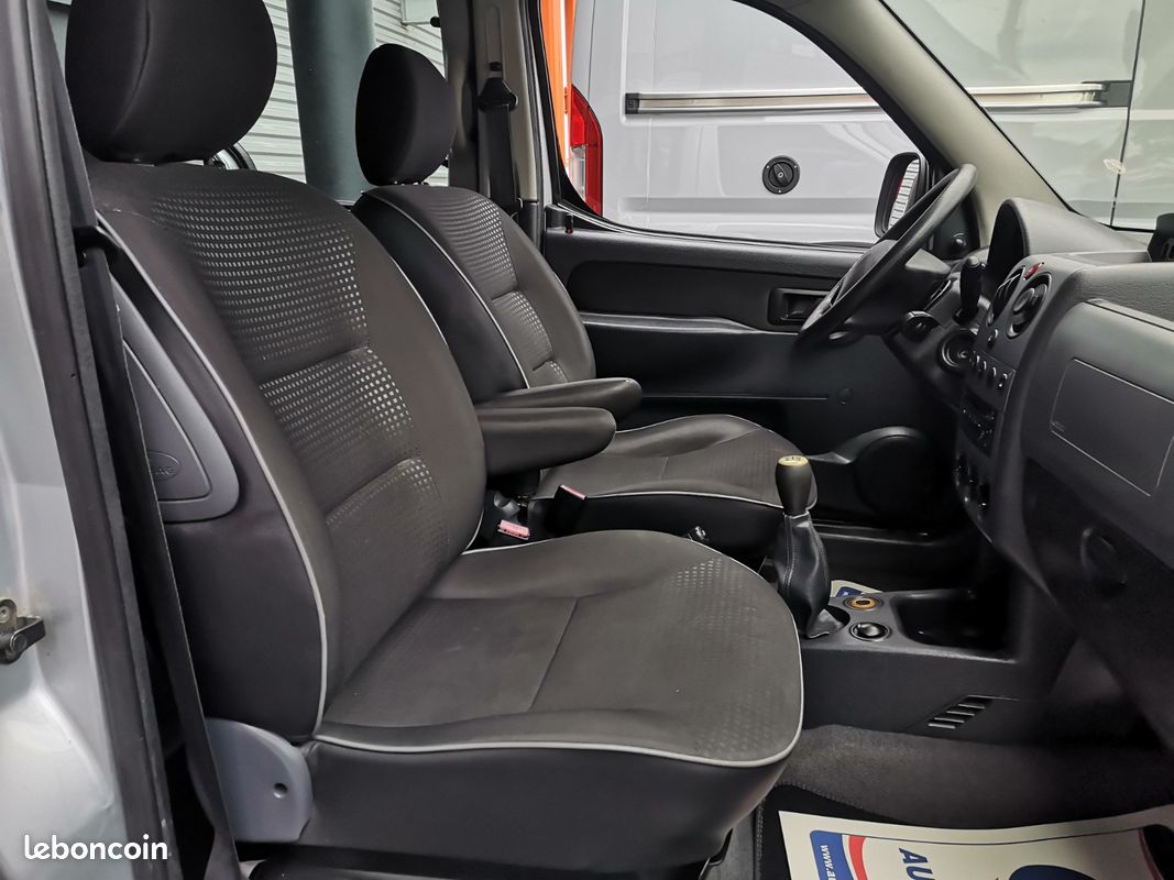 Peugeot Partner 1.6 HDI 16v 75Ch Relax (image 9)