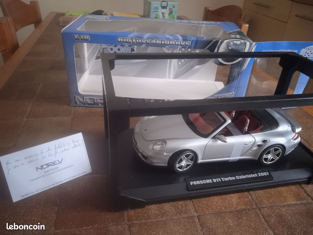 Porsche 911 Turbo Cabriolet 2007 – NOREV 1/18 – Gris – Modèle Occasion
