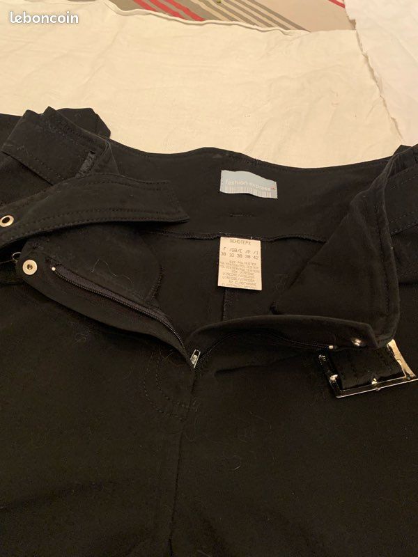 Pantalon noir chic (image 8)