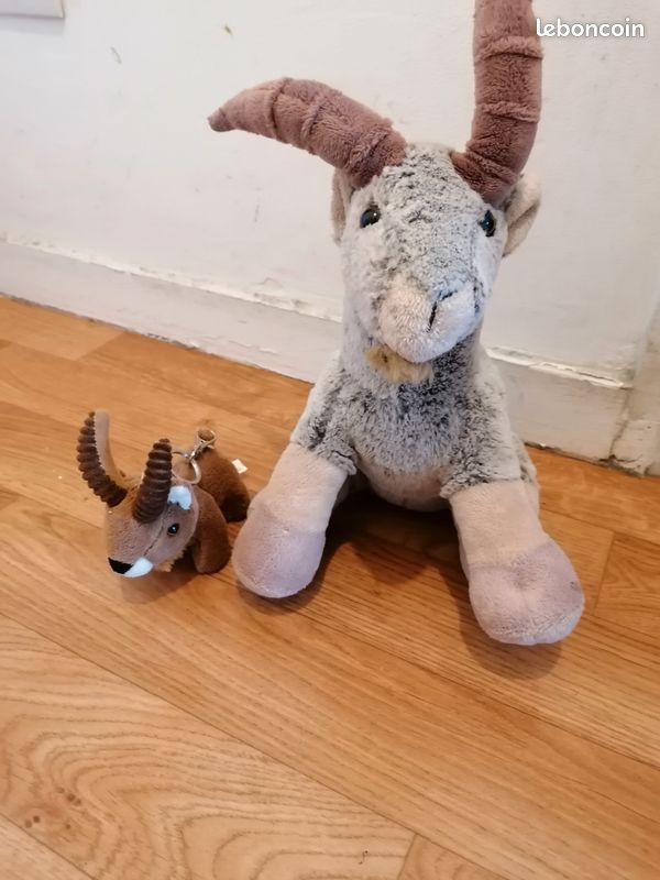 Lot de peluches bouquetin (image 1)