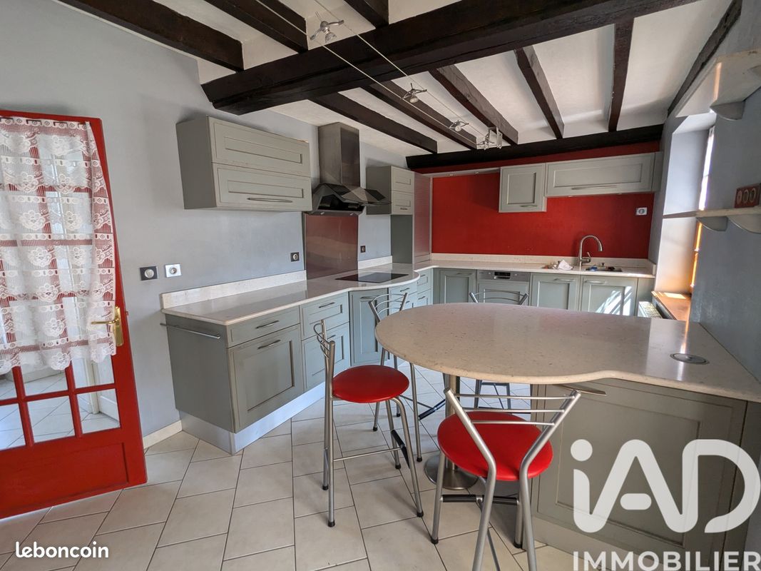Propriété 8 pièces 200 m² (image 2)