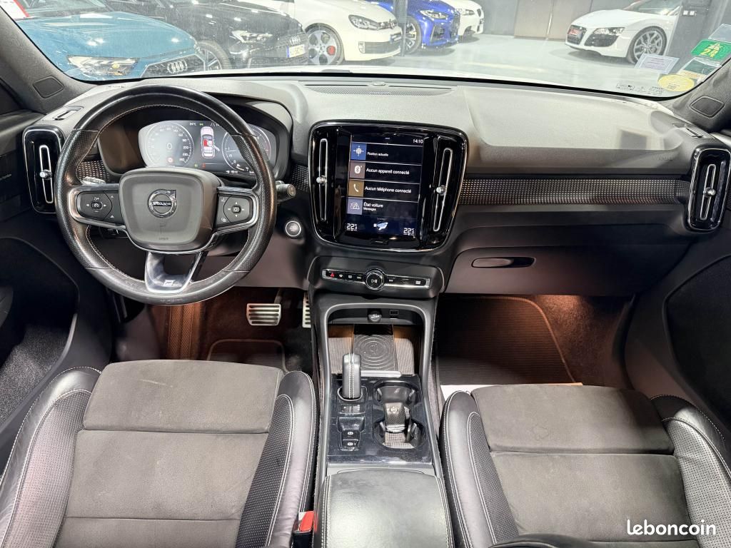 VOLVO XC40 D4 AWD 190 ch Geartronic R-Design- Toit ouvrant- Harman/Kardon- Keyless (image 18)