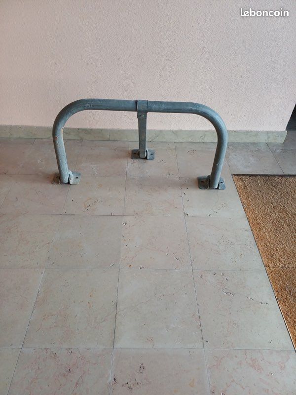 Barrière, arceaux de parking sans livraison (image 2)