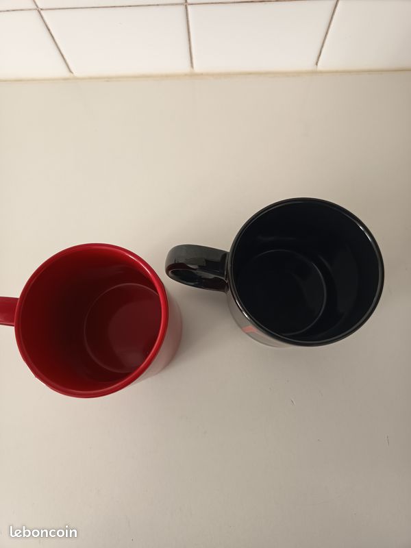 Lot 2 mugs (image 3)