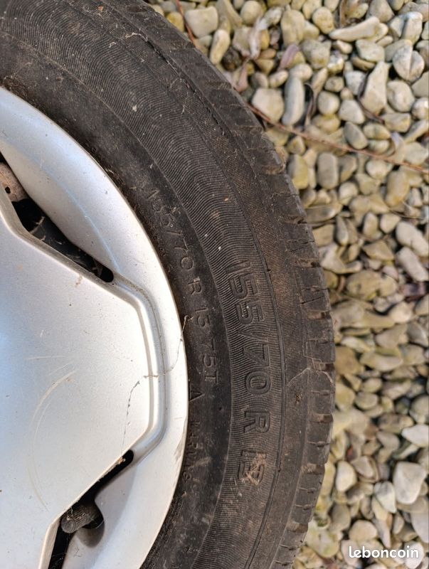 Essieu freiner avec suspension et ses roues (image 3)