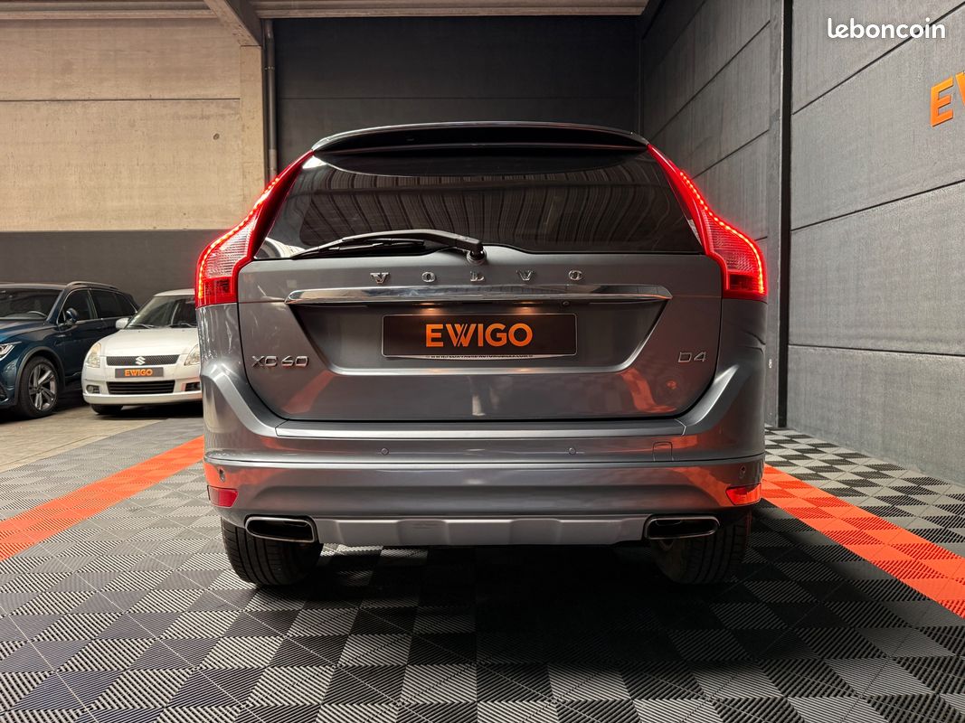 VOLVO XC60 2.0 D4 190Ch SIGNATURE EDITION BVA - TOIT OUV ELEC - CAMERA RECUL - SIEGES CHAUFF - HARMAN-KARDON (image 20)