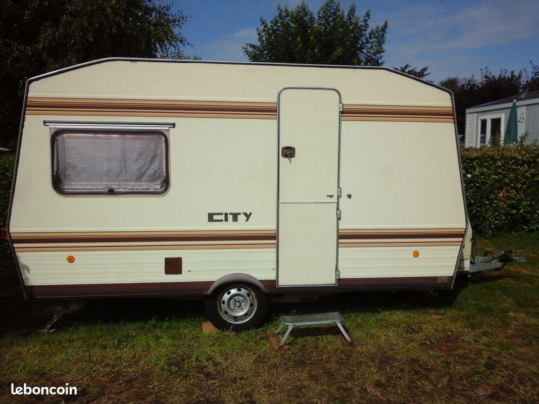 Caravane vintage 1982 (image 1)