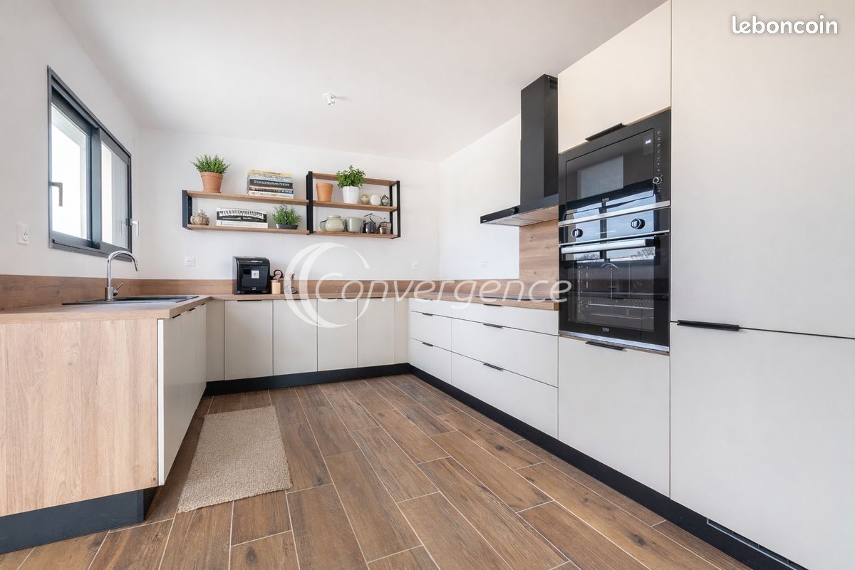Maison 5 pièces 132 m² · à Saint-Gence · 132 m² · 299 600 €