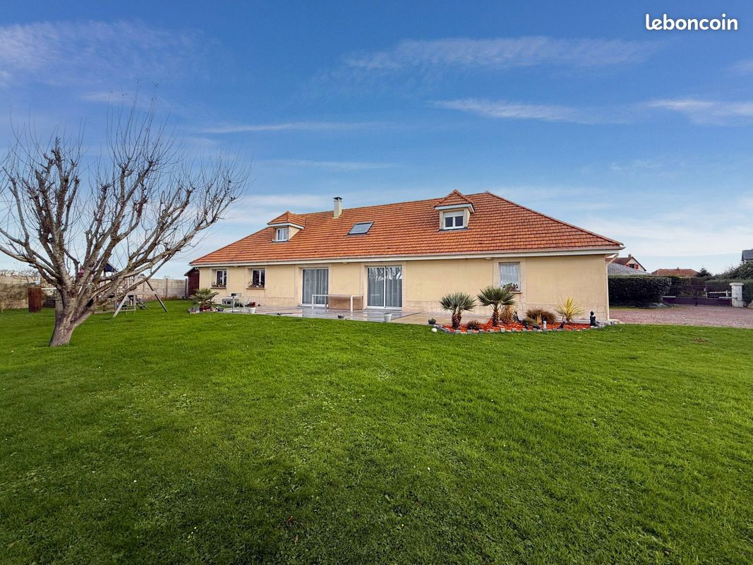 Maison 8 pièces 157 m² · à Gonneville-la-Mallet · 157 m² · 380 000 €