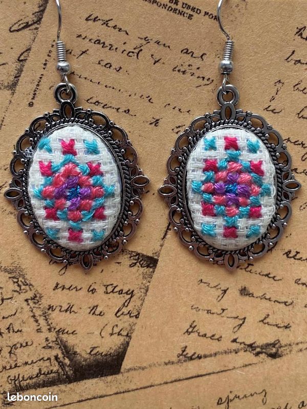 Bijoux uniques broderie palestinienne faite main (image 1)