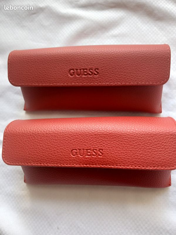 Etuis à lunettes boss et guess (image 2)