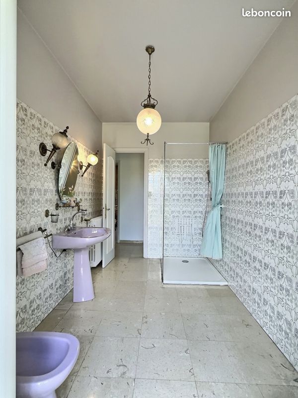 Propriété 5 pièces 175 m² (image 8)