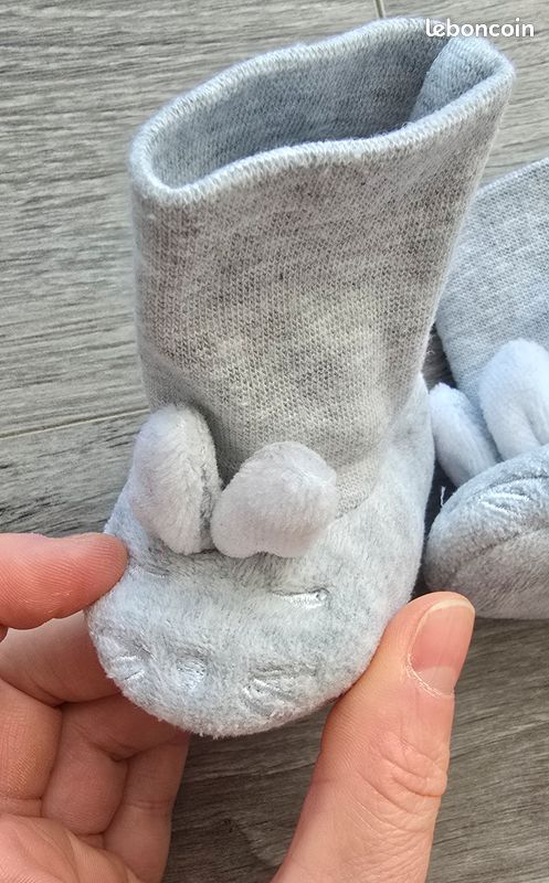 Chaussons naissance lapins gris (image 2)