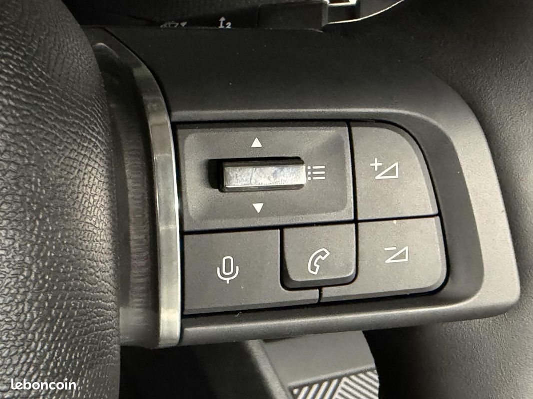 CITROEN C4 III (2) 1.2 HYBRIDE 145 MAX e-DCS6 PACK HIVER TOIT OUVRANT (image 24)