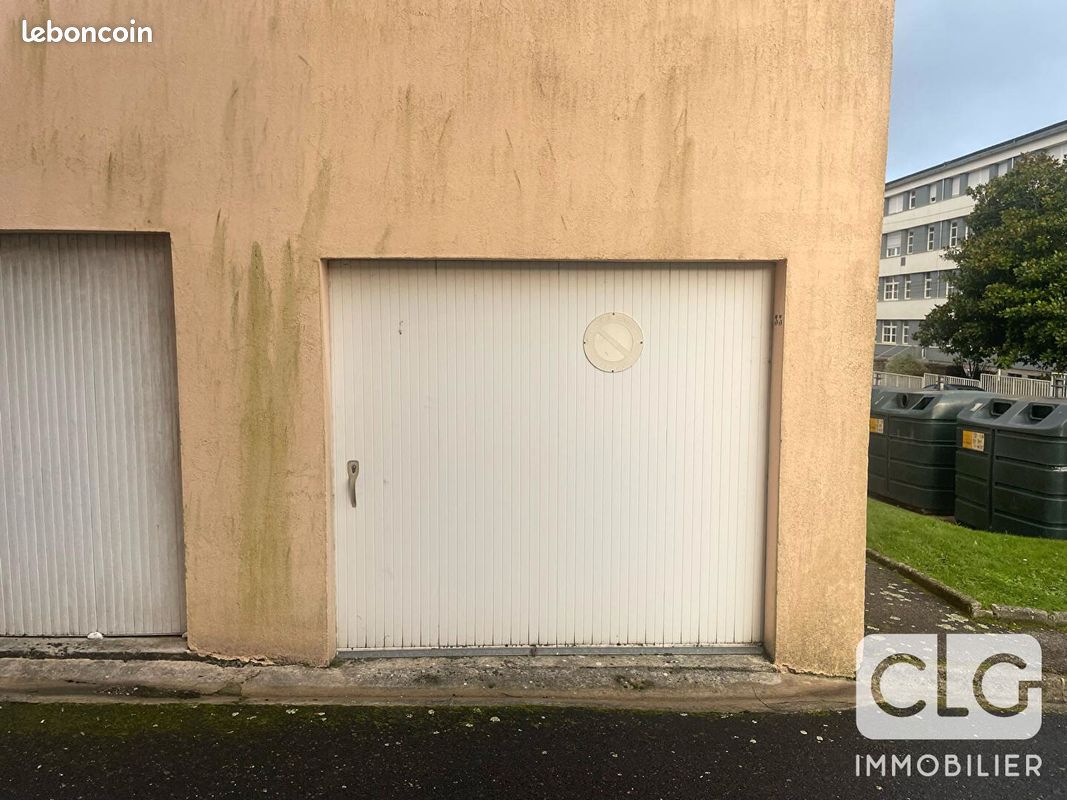 Parking/box QUIMPER · 90 €/mois