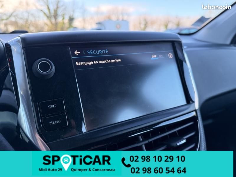 Peugeot 2008 1.2 PureTech 110 Allure (image 17)