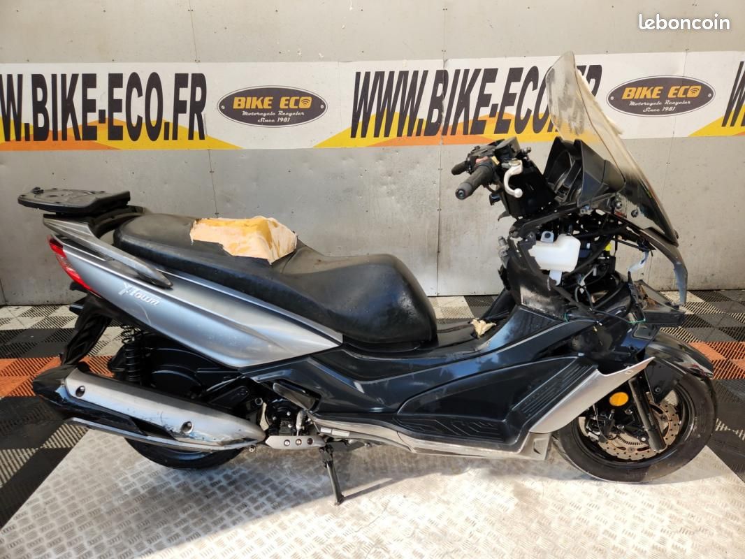 Motorcycle Scooter X Town 300 2022 X-Town 300i ABS Scoots