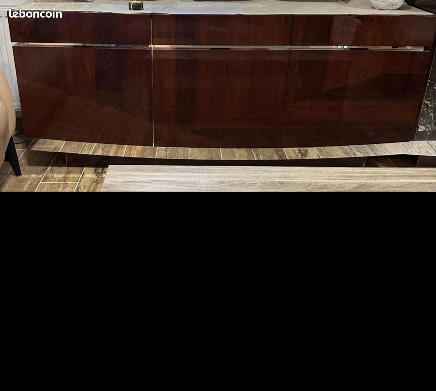 Table (image 3)