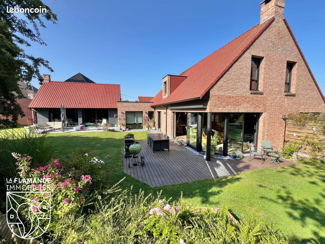 Maison 8 pièces 300 m² (image 1)