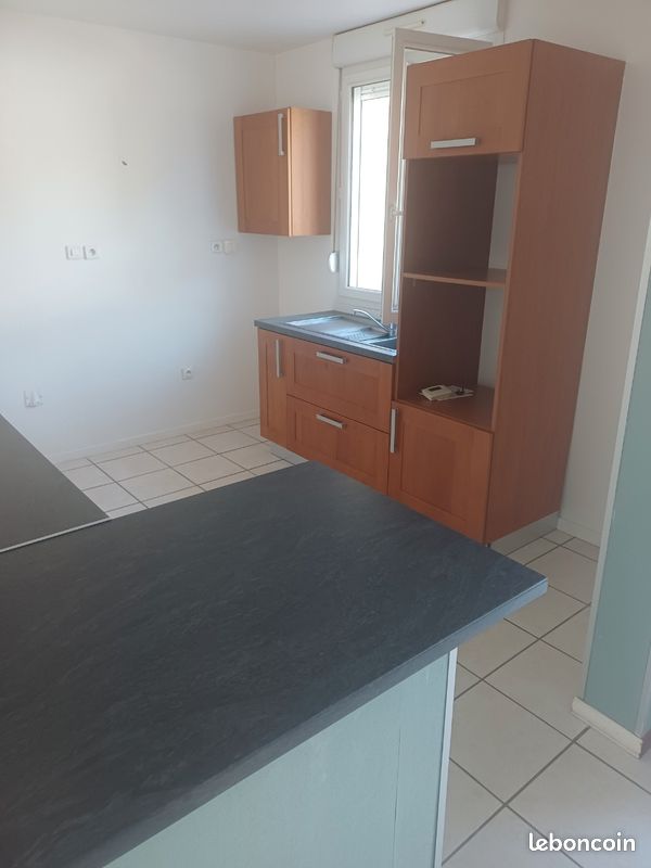 Maison 6 pièces 110 m² · à Méharicourt · 110 m² · 650 €