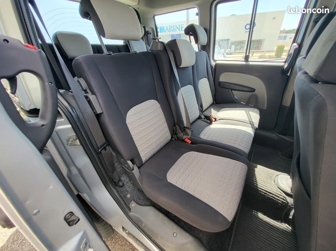 Fiat doblo family 1.9 mjt / 7 places / distri + embrayage + vidange + bougies + vanne egr neuve (image 17)